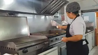 Como é feito o melhor Xis de Porto Alegre: Tia Lalá