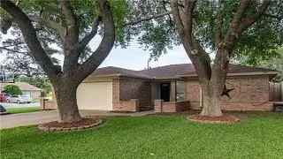 5601 Honey Locust Trail, Arlington, TX Presented by Renee Hudson.