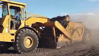 Michigan 23 Yard Scraper Selling on BigIron.com Online Auction 12-27-17