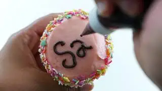 How To Use a Piping Bag | The Hummingbird Bakery
