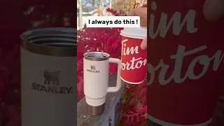 How to keep your coffee hot longer ☕no burns, no spills! #MomHack #CoffeeHack #LifeHack #Shorts