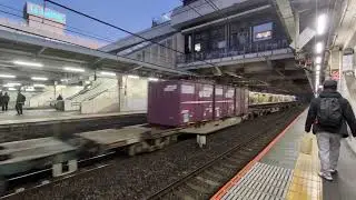 EH500-35が大宮駅10番線を通過するシーン