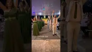 Entrada TOP para os Noivos #dicadefesta #casamento #noivos #noivos #padrinhos #madrinhasdecasamento