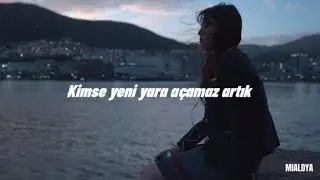 Model - Sarı Kurdeleler (sözleri)