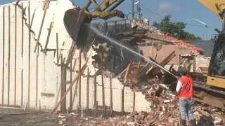 Red River Rarities building coming down as Pineville pushes for growth
