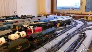 TRIANG OR LIMA OR AIRFIX OR BACHMANN OR MAINLINE MODEL RAILWAY ROLLING STOCK RUN TWO 010126