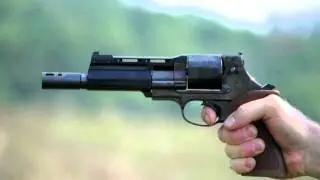 Shooting the Mateba 6 Unica autorevolver in 44 magnum