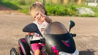 Moto El&eacute;trica Sprint Turbo Preta Girl E Capacete Bateria