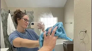 Cleaning cloths in action
