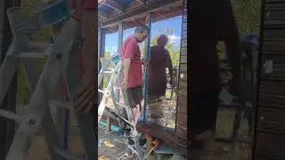 Обличане на прозорци с ламарина #направисисам #дървенабарака #каркасныйдом #woodcabin