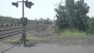 METRO NORTH GP40PH-2 4906 SPEEDS OVER THE GRADE CROSSING ON VALLEY BROOK AVE.