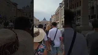 Pilgrims beginning the Holy Door procession to St. Peter's. #jubilee  #jubilee2025 #peregrinos