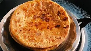 Live cooking making this breakfast roti with sabji 