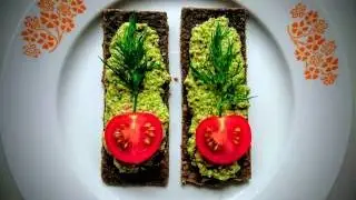 How to make avocado spread with green lentil