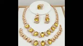 ladies jeweries available in wholesale and retail,