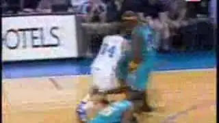 Chris Paul dunks on Dwight Howard