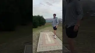 Cool Par 4 in Wanaka New Zealand! Birdie and a par #discgolf #nz