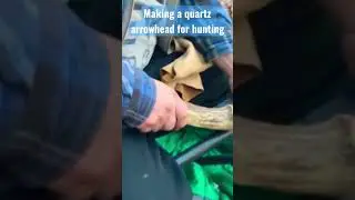 Making a quartz arrowhead for hunting #flintknapping #stonetools #wildernesssurvival