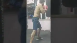 Boxing Bag Work #punchingbag #punchingbagworkout #boxingtraining #sportsplayer #viral #trending