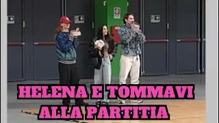 Helena a bordo campo con Tommaso e Mariavittoria a guardare la partita di Javier ❤️