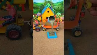 🚜😱 Настоящий работающий мини-трактор для изготовления цементных столбов | Самодельная машина #кор...