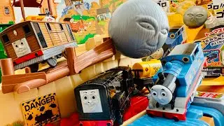 プラレールトーマス ⭐️逃げろトーマス！ボルダーのゴロゴロ山セット＆どきどきマウンテンDX！スリル満点！Clash！？