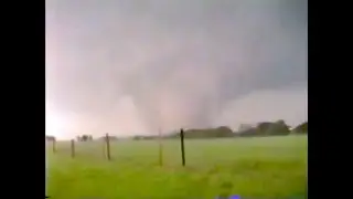 Red Rock, Oklahoma F4 Tornado, April 26, 1991 (RAW Chase Video)