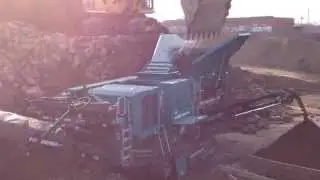Powerscreen XA400S pre screen