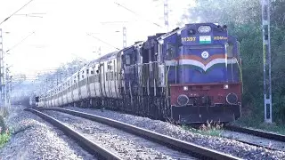 [4K]: End of 2022: TRI-COLOUR PUNE WDM 3D Twins overtake a freight from loop @ Rajanukunte ~ SWR
