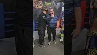 👀 #WWE #SgtSlaughter poses for photos at Most Wanted Comics in Bloomington, #minnesota. Jan. 3, 2026