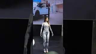 Робот или девушка? 🤖 #Китай #travel #robot #model #dance #beauty