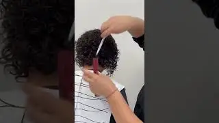 Corte short bob em cabelos cacheados