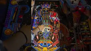 For sale/A vendreFLIPPER PINBALL MACHINE JACK BOT WILLIAMS REVIEW CRITIQUE