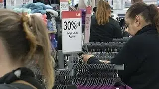 Shoppers Look for Early Deals on Thanksgiving