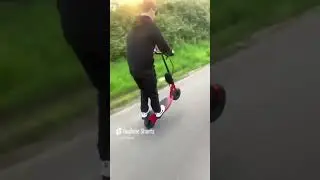 Razor E300 #wheelie #stunt #rider #razor #electricscooter #ev #bikelife #scooter