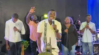 ONASIS KONTOR -POWERFUL WORSHIP MEDLEY @ UNIVERSITY OF ENERGY AND NATURAL RESOURCES, SUNYANI.