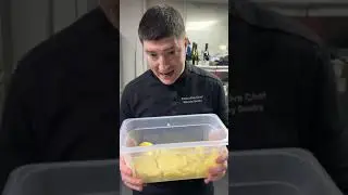 🍖 МЯСО ПО-ФРАНЦУЗСКИ 🍖  ✅Таз/лопатка свинина 600 грамм  ✅Соль/перец  ✅Мука для панировки