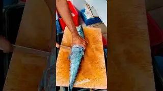 King Fish cutting Video Ajman fish market #kingfishcutting #seafood #fishing #malluuae #fishbait #mu