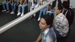 estudiantes UX en simulador de mercado MIDE