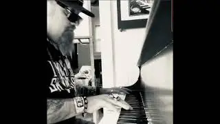 Peter Keys plays Free Bird,-Lynyrd Skynyrd