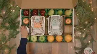 Delicious Orchards Mail Order Deluxe Fruit and Bakery Box #230131