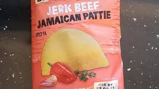 Jamaican Pattie Jerk Beef #food #Jamaica #jerkbeef #patties #spice #pastry