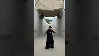Aiwaska energy practice on Lacma #aiwaska #losangeles #art #wingchun #practice #lacma #museum #stone