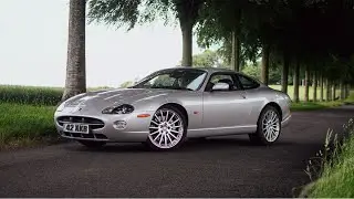 Jaguar XK8 on the run!