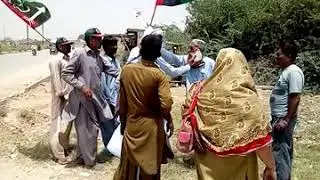 Baba Baloch noor muhmmad goth me PPP ka prchm lagane hoe