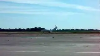 Pinnick plane lands at Lawrenceville-Vincennes Mid America Airport