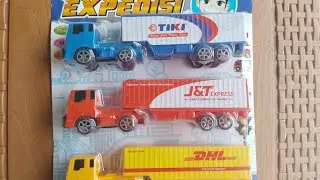 Mainan mobilan Truk Kontainer Box expedisi warna warni