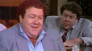 George Wendt on What Makes Norm a Cheers Fan-Favorite | ET Vault Unlocked