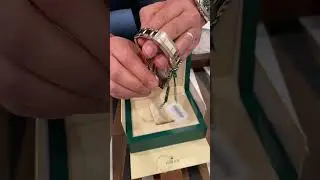 Rolex 126619LB Blueberry White Gold Submariner Unboxing