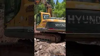 REA100000 Auger Drive in Action with hyundai 215 lc Excavator!